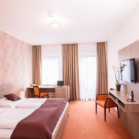 Hotel Lev Lovosice Exterior foto